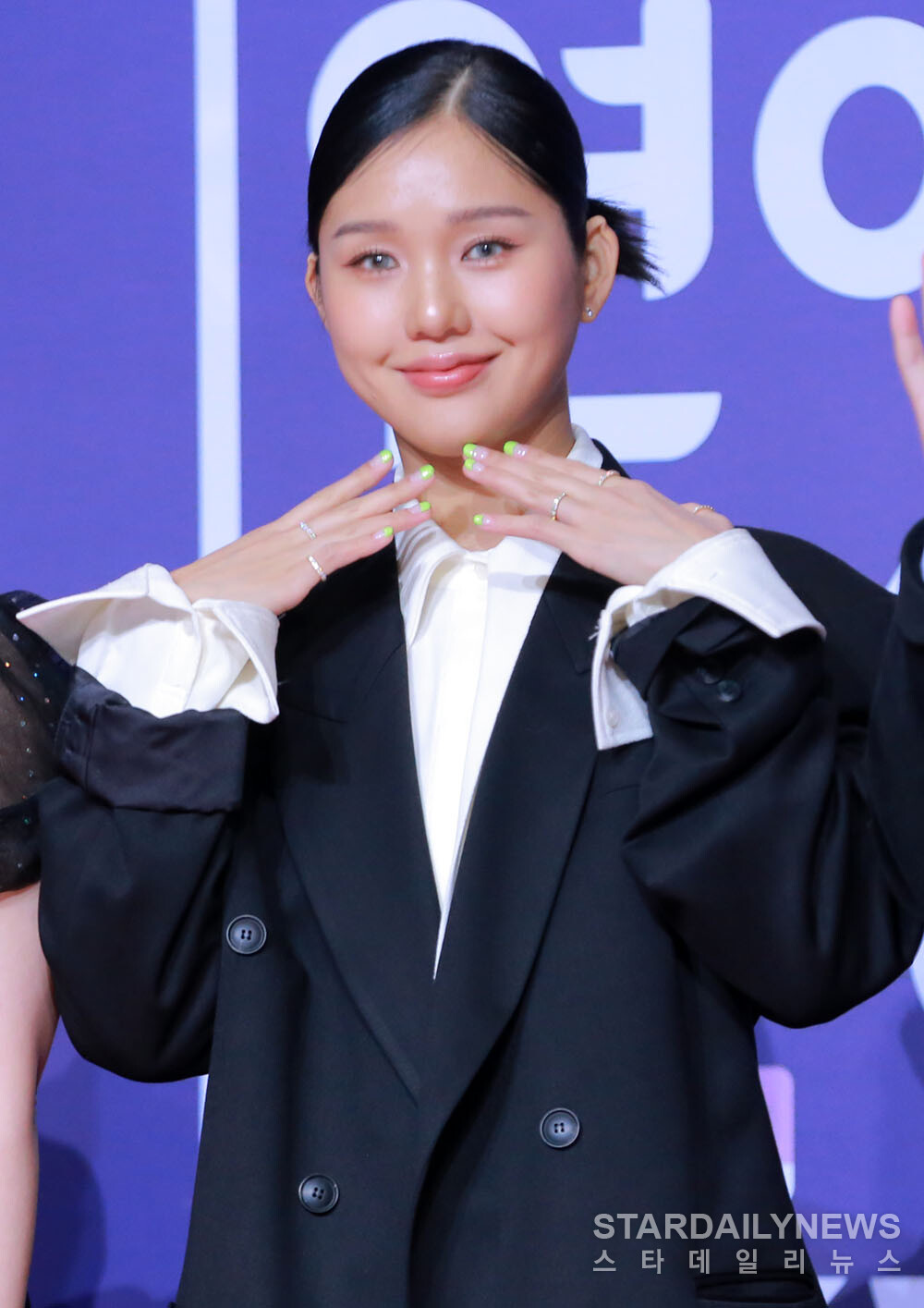 오마이걸-미미-SBS-연예대상-레드카펫-9-이미지