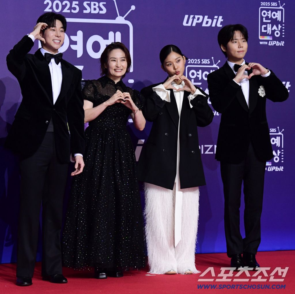 오마이걸-미미-SBS-연예대상-레드카펫-7-이미지