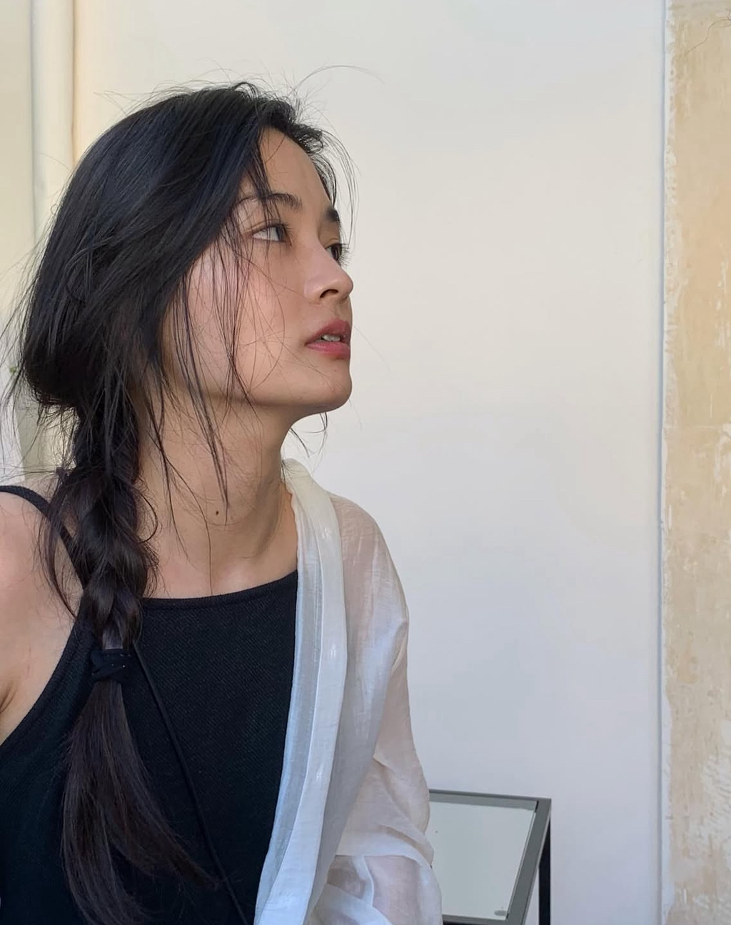 깨끗한-분위기가-있는-모델-황지민-1-이미지