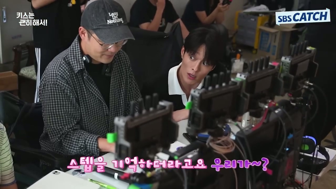 [키스는괜히해서]-의외로(?)-안은진과의-댄스장면에서-리드-다-하는-장기용.jpg-17-이미지