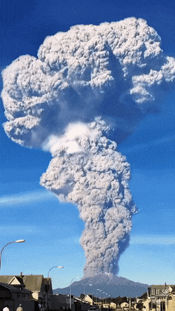 화산을-실제로-보면-더-무서운-이유-2-이미지