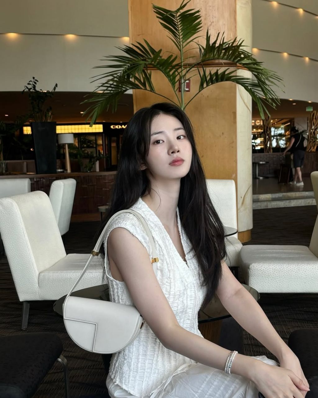 피부가-엄청-하얗다는-배우-신시아-8-이미지