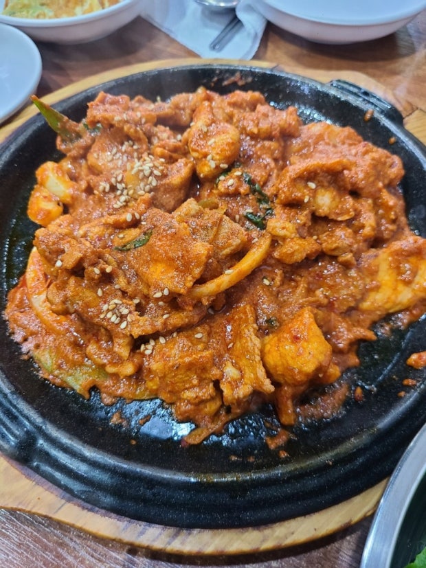 제육을-쌈해-먹을-때,-쌈장은-넣지-마세요-2-이미지