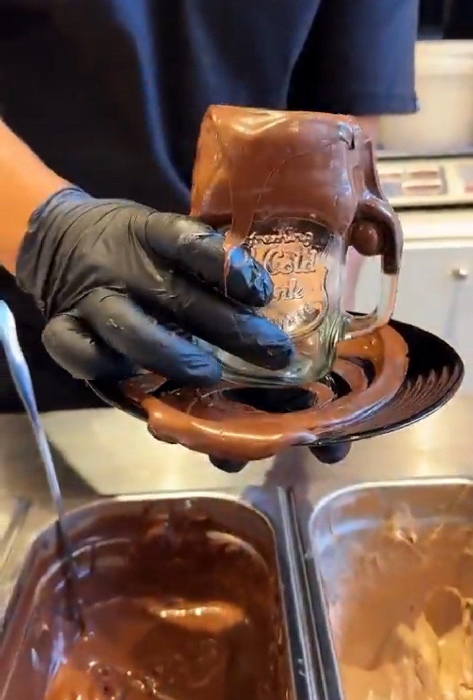 나는-이거-앉은-자리에서-다-먹을-수-있다-vs-없다-0-이미지