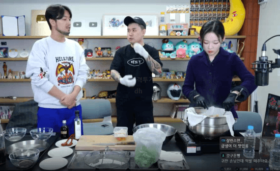 침착맨-방송에서-요리하는-아기맹수-2-이미지