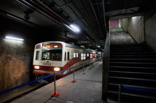 수도-한복판에-버려진-지하철역이-있다?-9-이미지