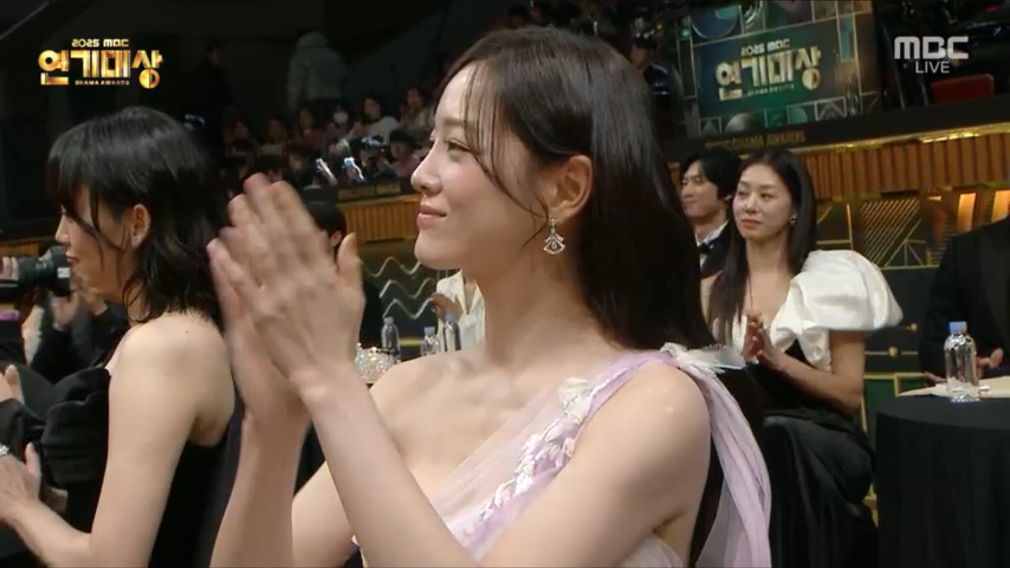 아는-사람-눈에는-뭉클하다는-방금-MBC-연기대상-장면.twt-2-이미지