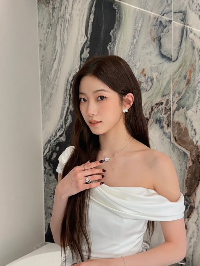 르세라핌-카즈하-4-이미지