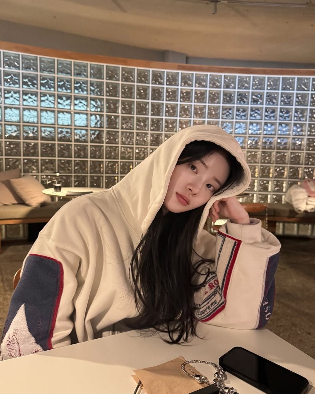 피부가-엄청-하얗다는-배우-신시아-17-이미지