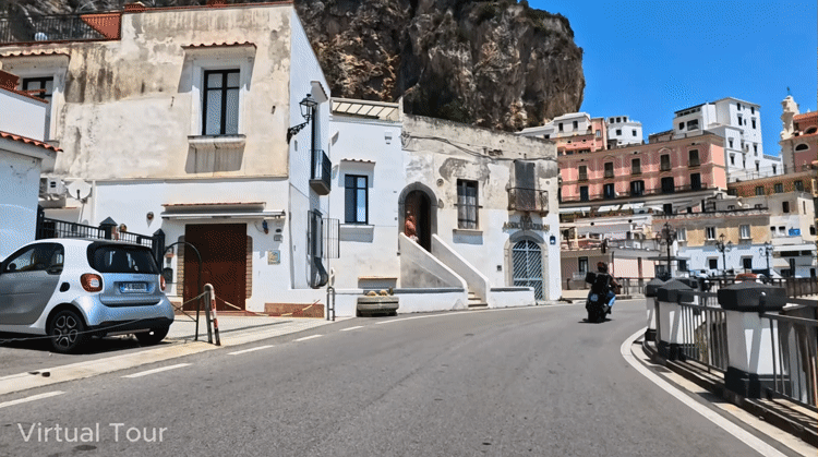 아말피-해안을-달리는-오토바이-시점.gif-4-이미지