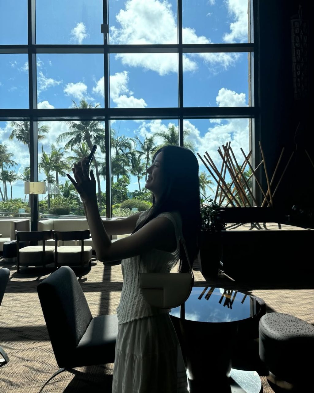 피부가-엄청-하얗다는-배우-신시아-9-이미지