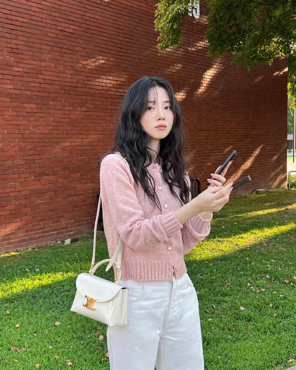 피부가-엄청-하얗다는-배우-신시아-27-이미지