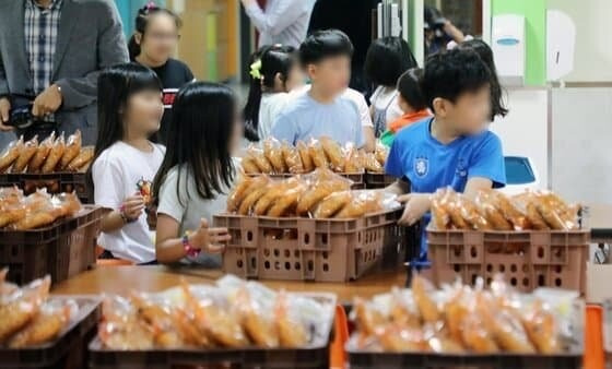 한참-자랄-아이들이-밥-대신-빵이라니ㅠ-2-이미지