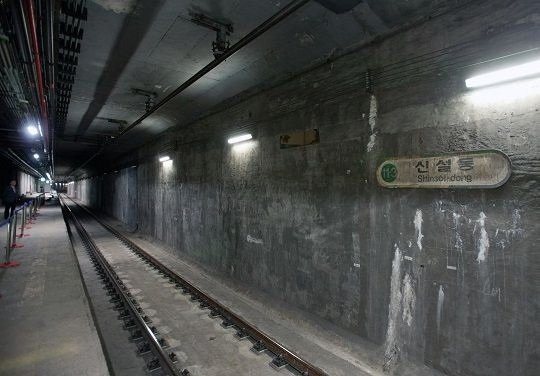 수도-한복판에-버려진-지하철역이-있다?-4-이미지