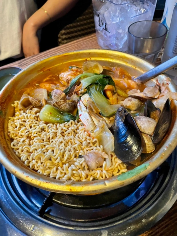 30대-이상만-입장-가능하다는-홍대-동교해물-5-이미지