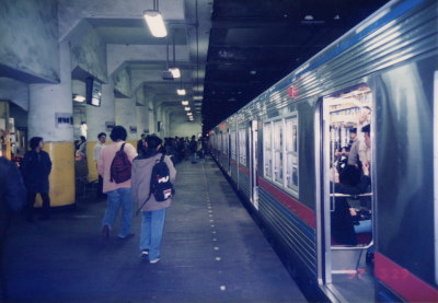 수도-한복판에-버려진-지하철역이-있다?-16-이미지