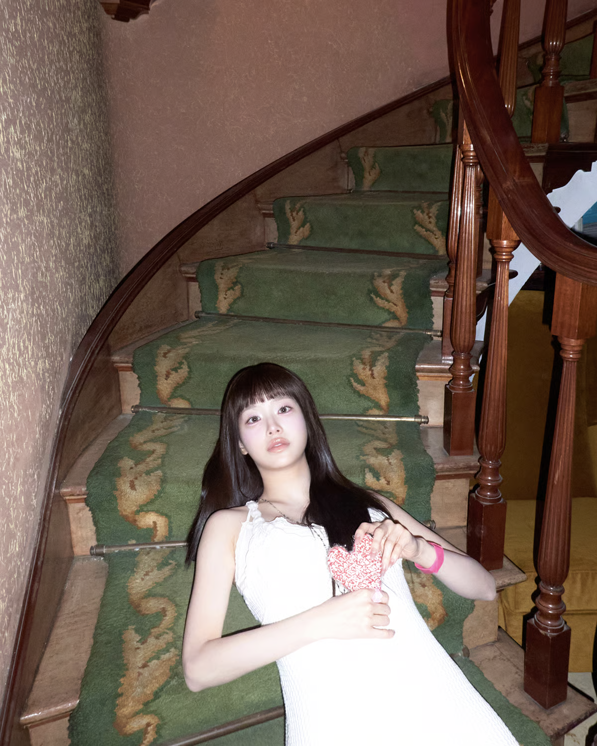 컨셉-반응-좋은-츄-첫-정규앨범-＜XO,-My-Cyberlove＞-컨셉포토-3-이미지