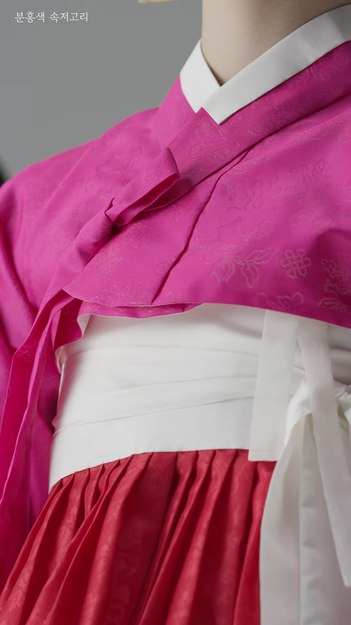 조선의-공주가-활옷을-입는-과정-5-이미지