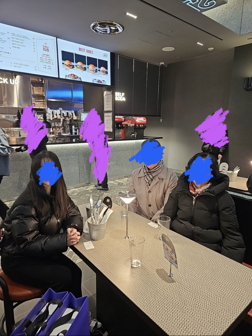 70대-엄마가-나-햄버거-하나-받아주겠다고-1시간-거리-왔다갔다-했는데-너무-속상하다-5-이미지