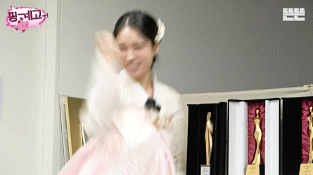 새해-기념-러블리-안은진-댄스-모음.gif-8-이미지