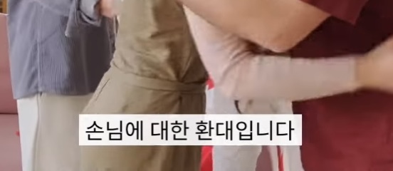 집에서-신발-벗는-문화가-자리잡으면서-충돌중이라는-미국-30-이미지