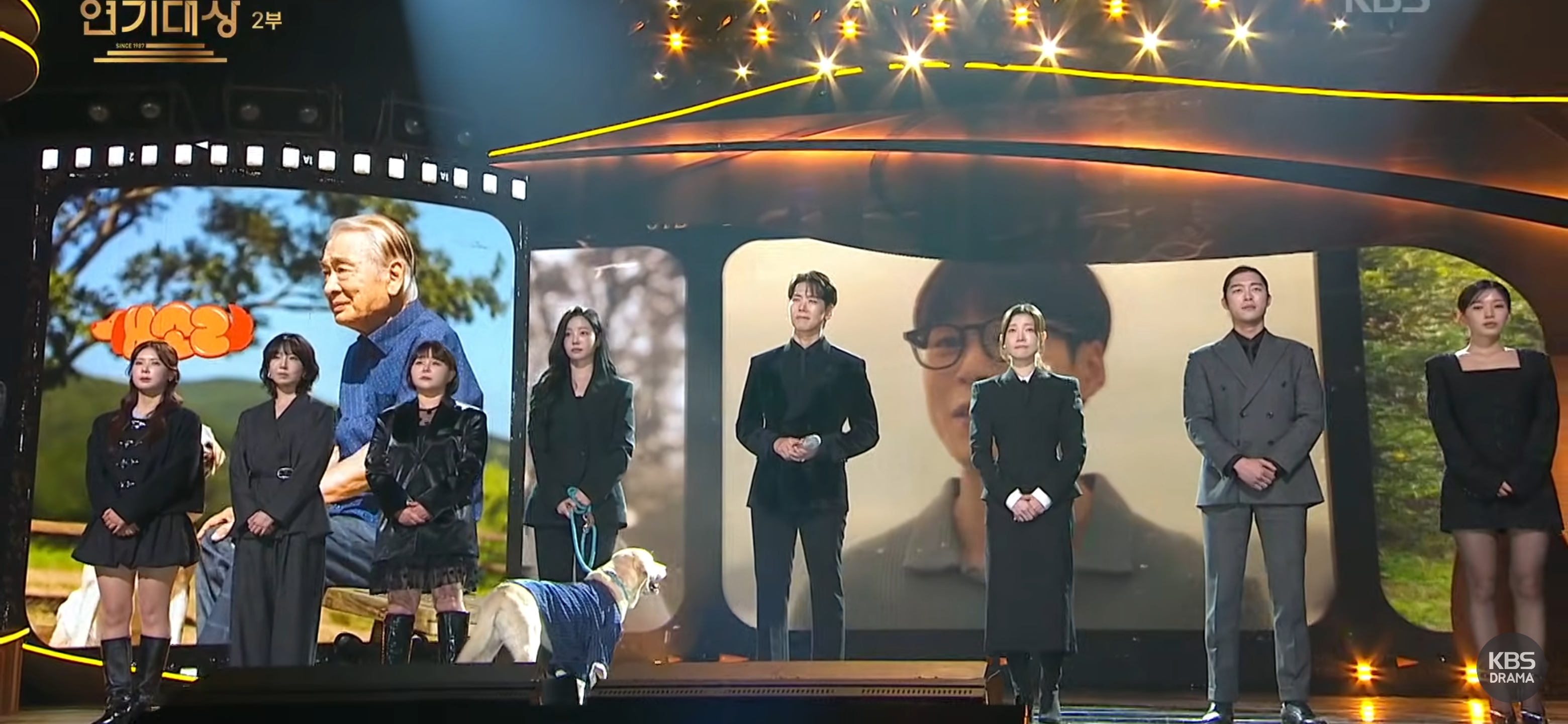 눈물바다가-된-KBS연기대상-이순재-추모-무대.avi-10-이미지