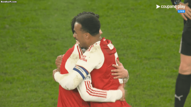 [아스날-vs-첼시]-경기끝,-합산-4-2로-아스날-승리-8년만에-파이널로-갑니다.gif-0-이미지