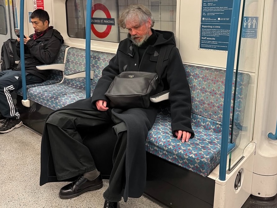 일부러-할아버지처럼-옷입는-걸로-유명해진-2001년생-19-이미지