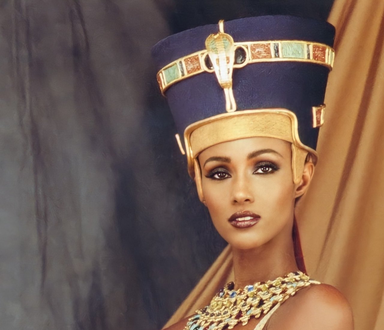 리한나가-워너비로-꼽은-레전드-슈퍼모델-19-이미지