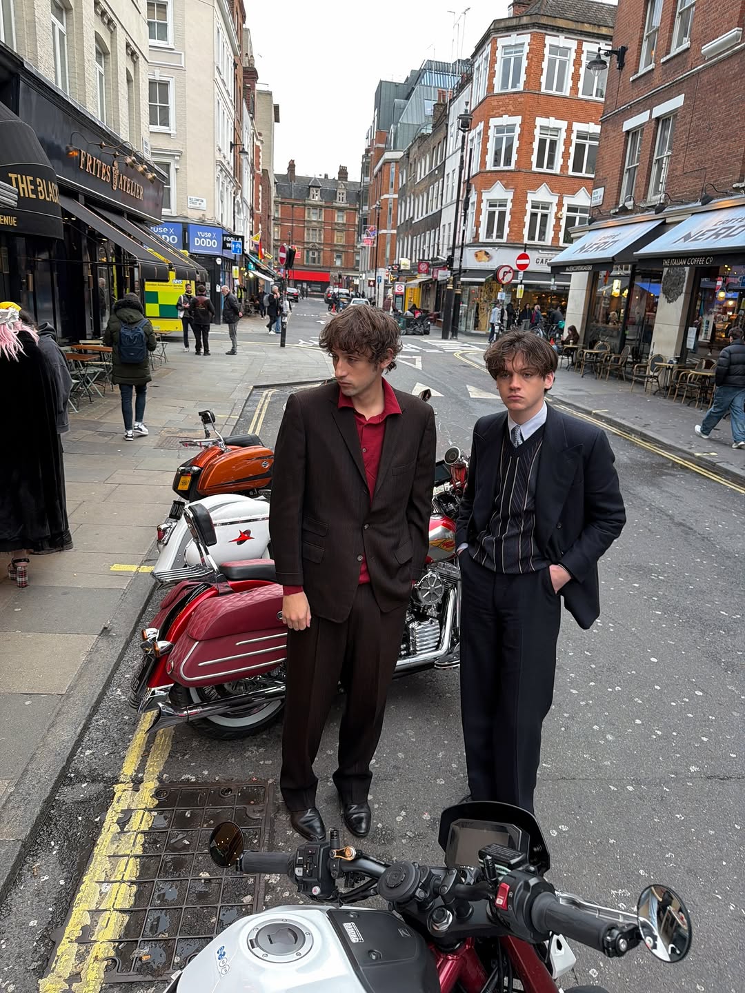 일부러-할아버지처럼-옷입는-걸로-유명해진-2001년생-13-이미지