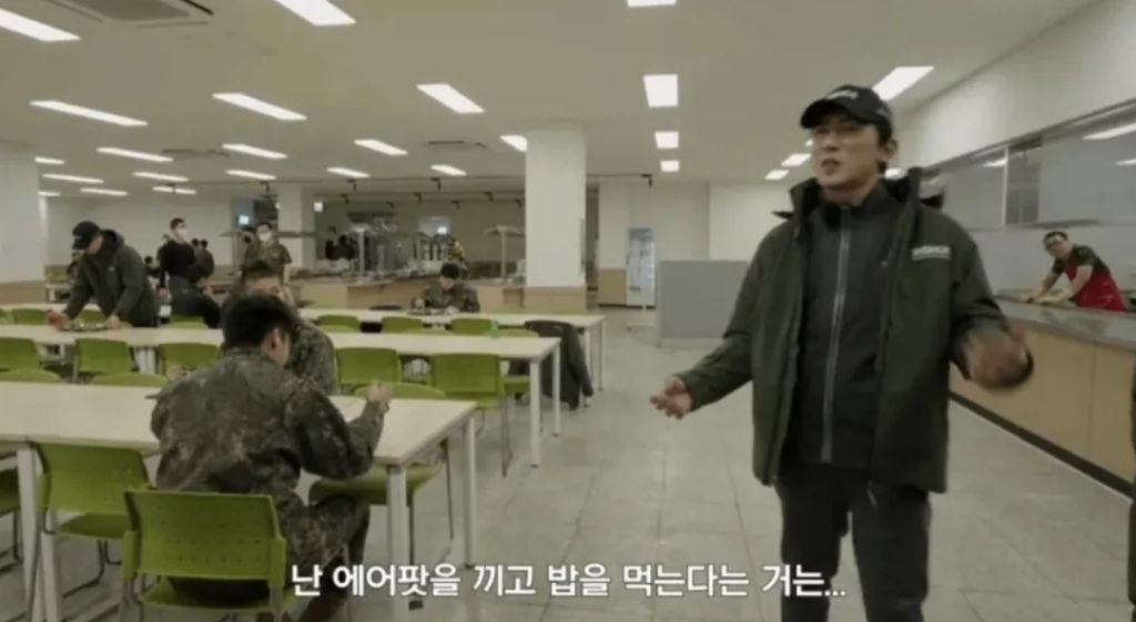 요즘-군대-가서-충격-받은-김원훈-4-이미지