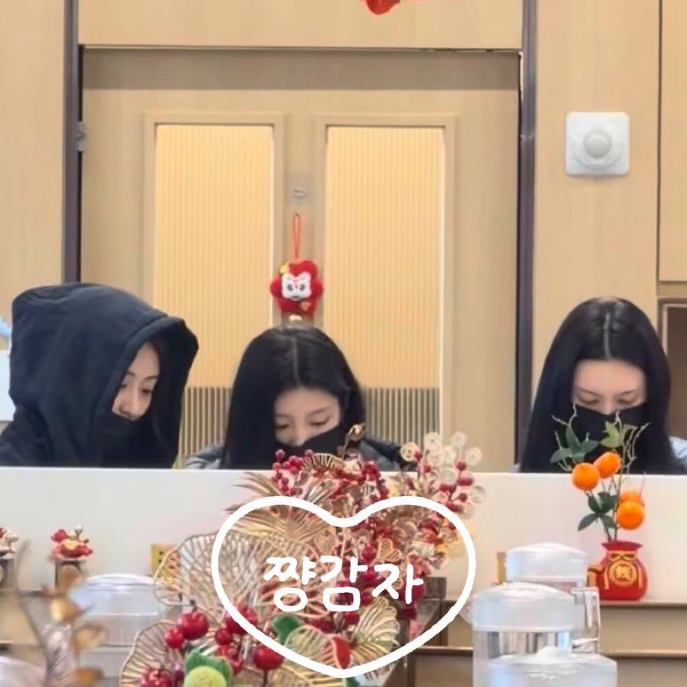 오늘-드디어-단체-회식했다는-르세라핌-&-아일릿-1-이미지