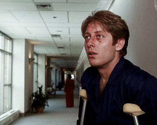 묘하게-핀트-나가-살짝-돌아읻는-은은한-변태-연기-겁나-찰떡으로-잘-살렸던-제임스-스페이더-20대-시절-0-이미지