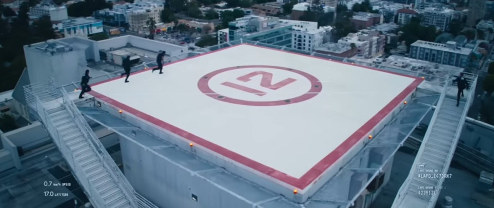 영화-노머시-90분(2026)-크리스프랫-주연,-자신이-만든-AI-판사-앞에서-무죄를-입증해야한다-15-이미지