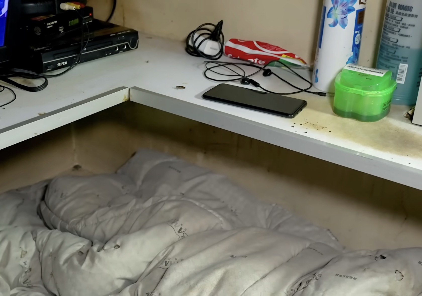 와씨-홍콩-관짝집-보니가-숨이-턱턱-막힌다-13-이미지