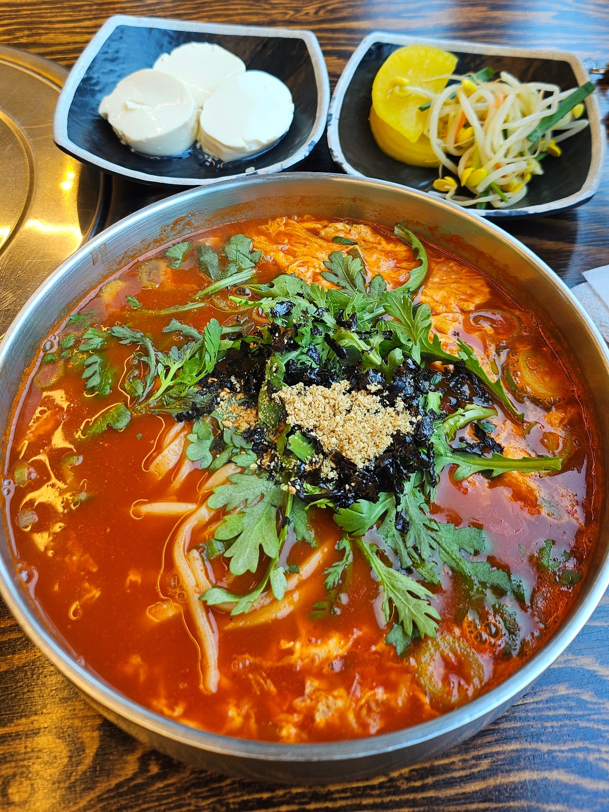 타커뮤에서-화제가-된-칼국수의-고트,-칼국수의-신,-칼국수의-최고존엄-고르기.jpgif-13-이미지