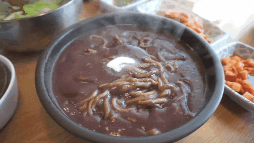 타커뮤에서-화제가-된-칼국수의-고트,-칼국수의-신,-칼국수의-최고존엄-고르기.jpgif-7-이미지