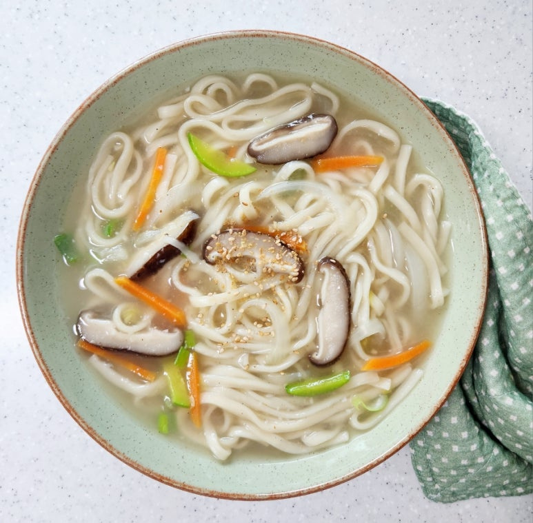 타커뮤에서-화제가-된-칼국수의-고트,-칼국수의-신,-칼국수의-최고존엄-고르기.jpgif-15-이미지