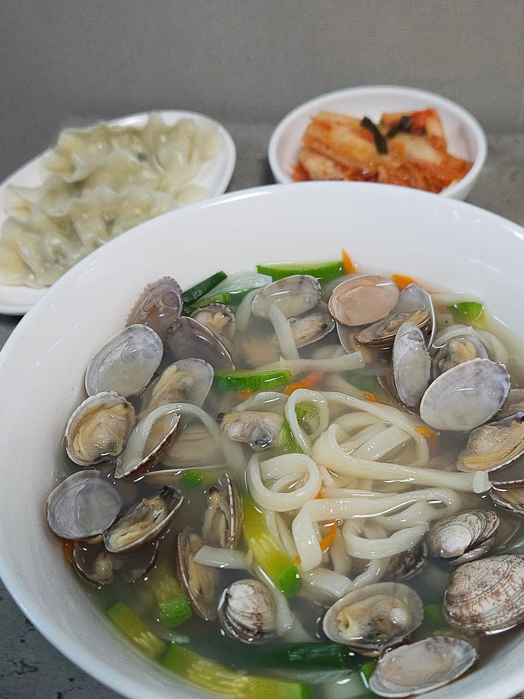 타커뮤에서-화제가-된-칼국수의-고트,-칼국수의-신,-칼국수의-최고존엄-고르기.jpgif-3-이미지