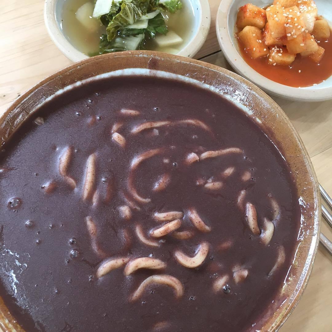 타커뮤에서-화제가-된-칼국수의-고트,-칼국수의-신,-칼국수의-최고존엄-고르기.jpgif-8-이미지