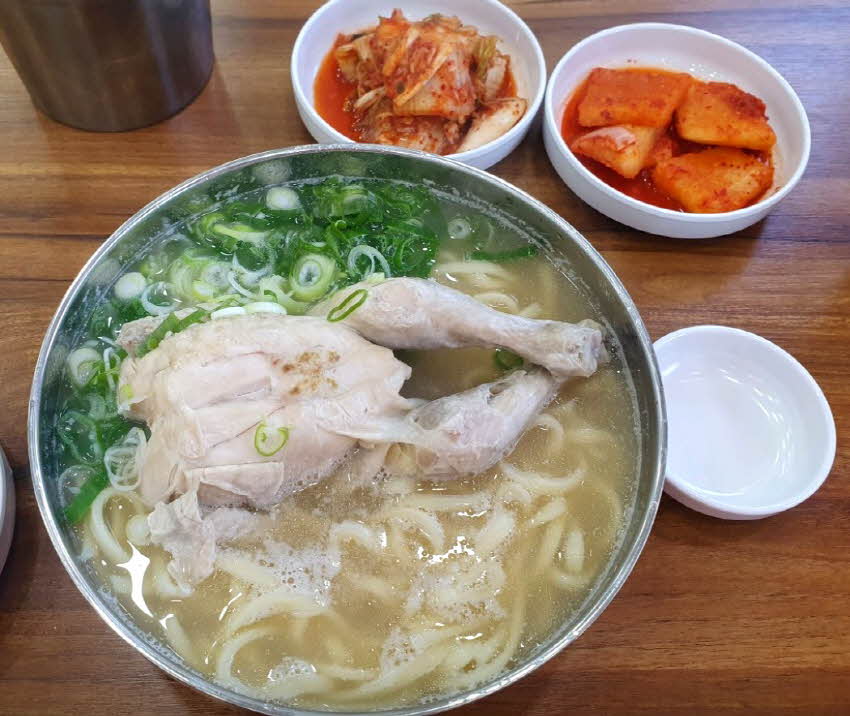 타커뮤에서-화제가-된-칼국수의-고트,-칼국수의-신,-칼국수의-최고존엄-고르기.jpgif-9-이미지