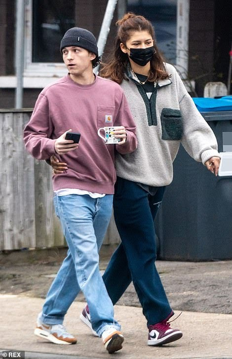 영국인들-시도때도없이-무조건-머그컵에-차마시는거-신기함-14-이미지