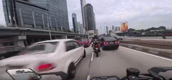 바이크-차간주행-사고-0-이미지