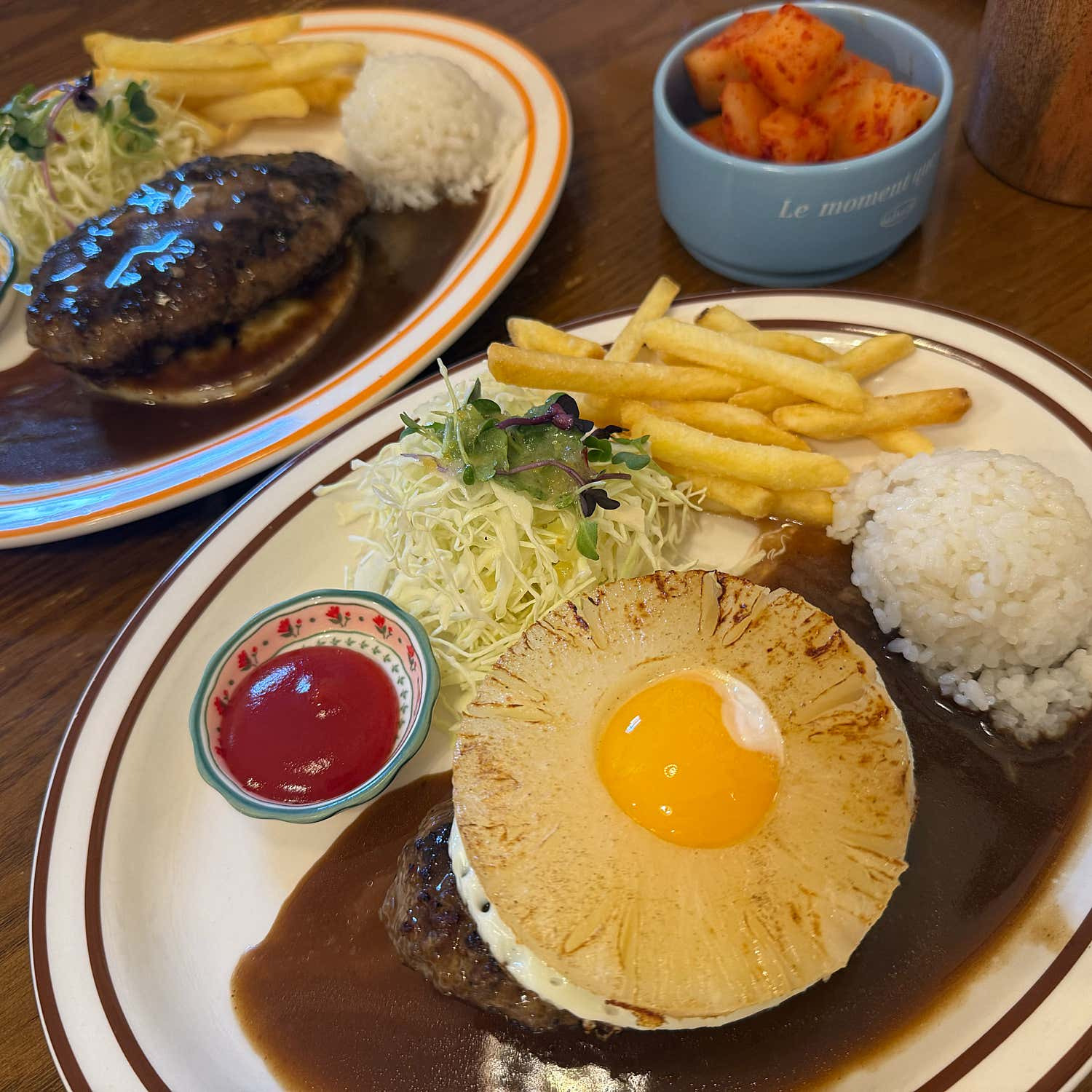 함박스테이크-위에-계란후라이랑-파인애플-올려주는-함박집-3-이미지