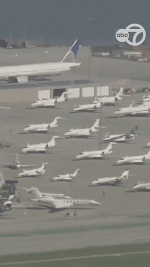 슈퍼볼-보러-온-유명인들의-전용기-0-이미지