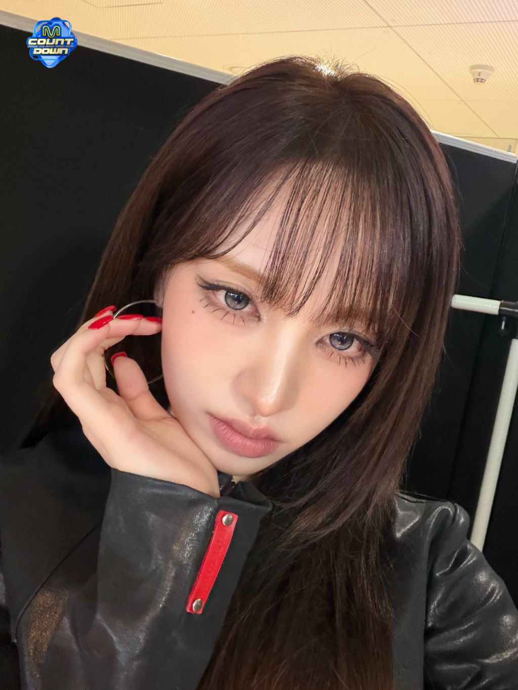 오늘자-엠카운트다운으로-컴백하는-아이브-멤버들-셀카-4-이미지