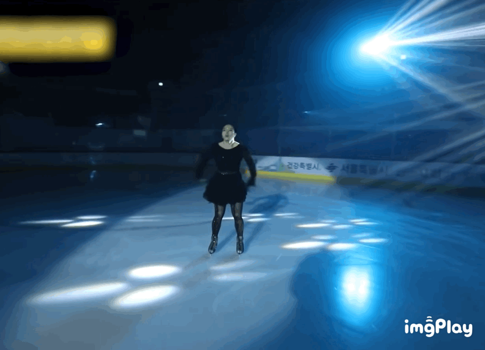 이상화가-피겨-스케이트화를-신으면-생기는-일.gif-11-이미지