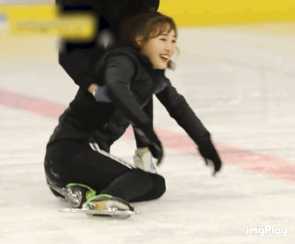 이상화가-피겨-스케이트화를-신으면-생기는-일.gif-6-이미지