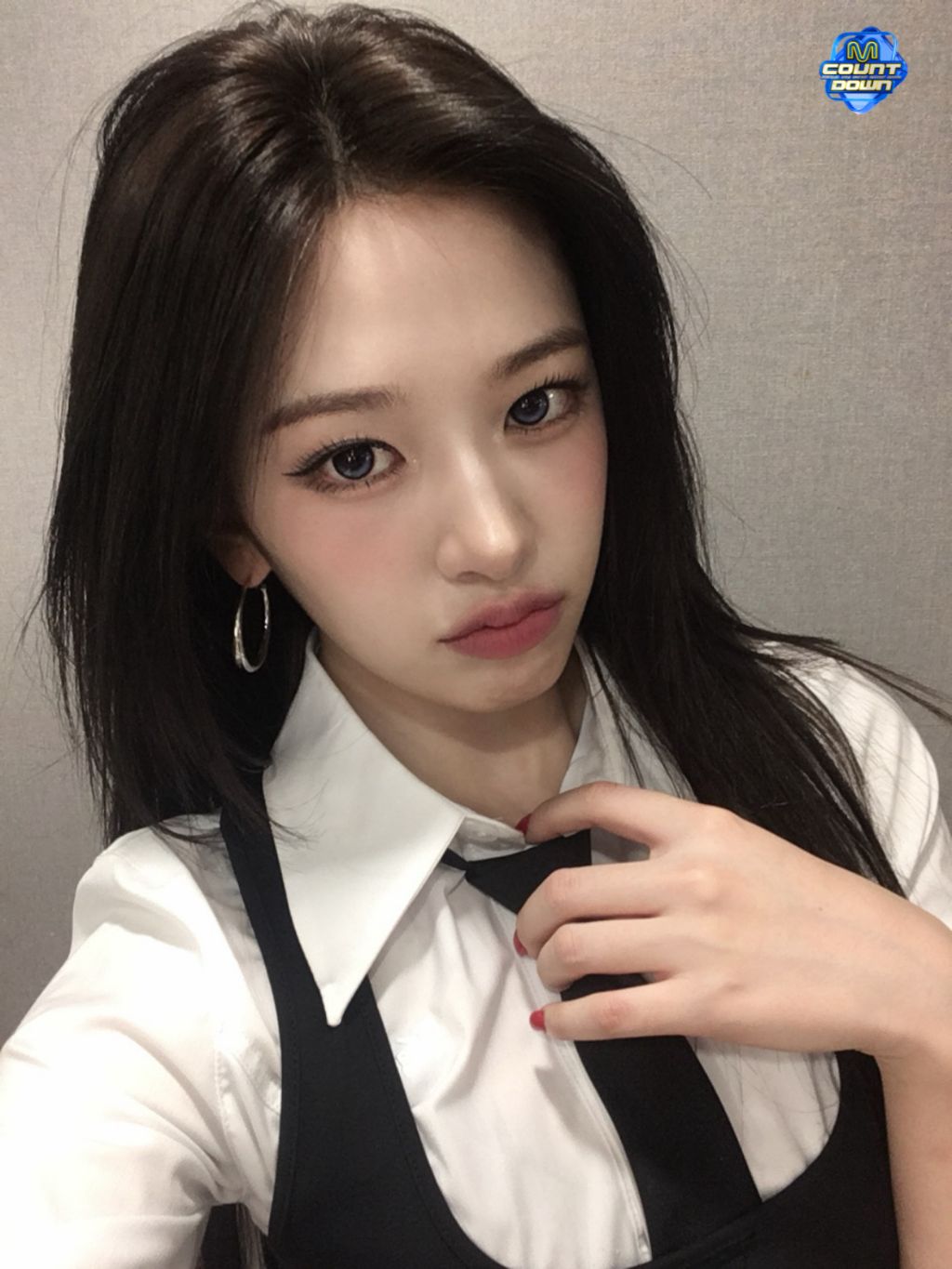 오늘자-엠카운트다운으로-컴백하는-아이브-멤버들-셀카-1-이미지