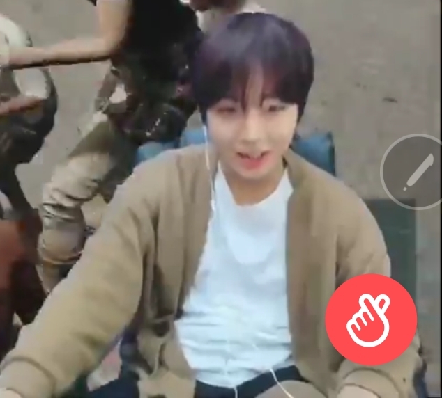 아이돌-팬들의-어긋난-팬심.jpg-10-이미지